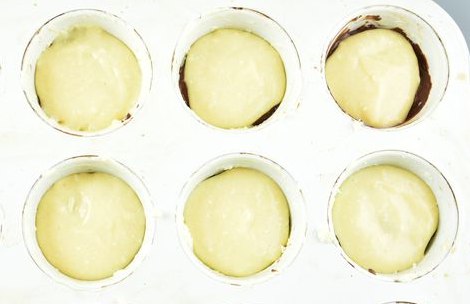 Muffins “Zebra” with Chocolate Glaze step 4