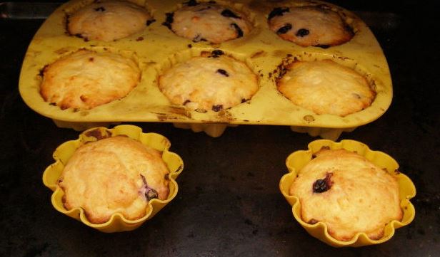 Muffins with Cottage Cheese and Currants step 6