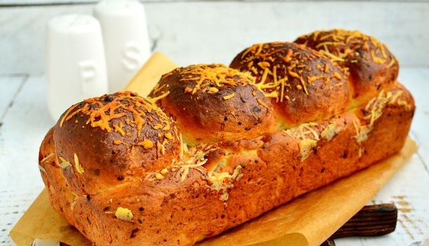 Parmesan and Oregano Bread