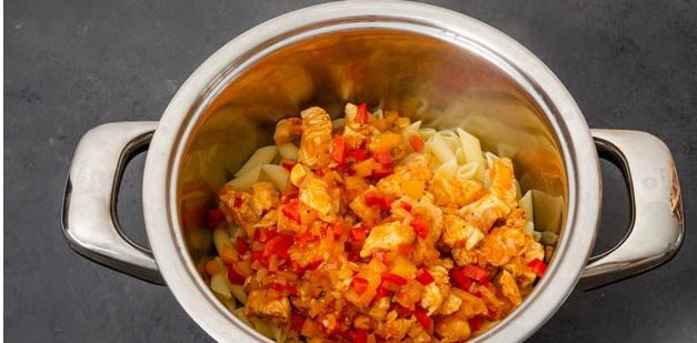 Pasta Casserole with Chicken Fillet, Bell Pepper, Cheese and Béchamel Sauce step 5