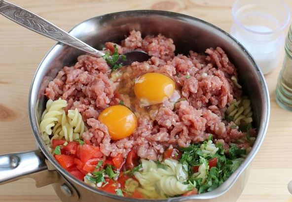 Pasta Casserole with Minced Meat, Tomatoes and Cheese step 4