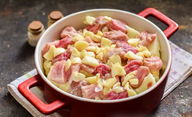 Pork Baked with Cauliflower and Cheese, in Egg and Milk Sauce step 4