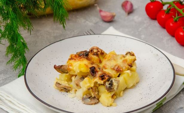 Potato Casserole with Mushrooms, Sour Cream and Cheese