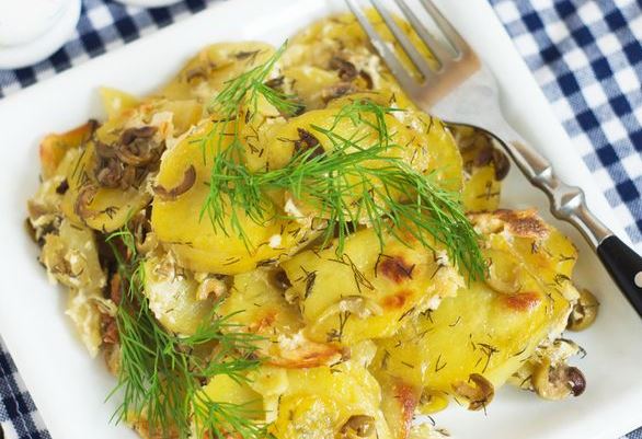 Potato Casserole with Olives, Rosemary and Garlic