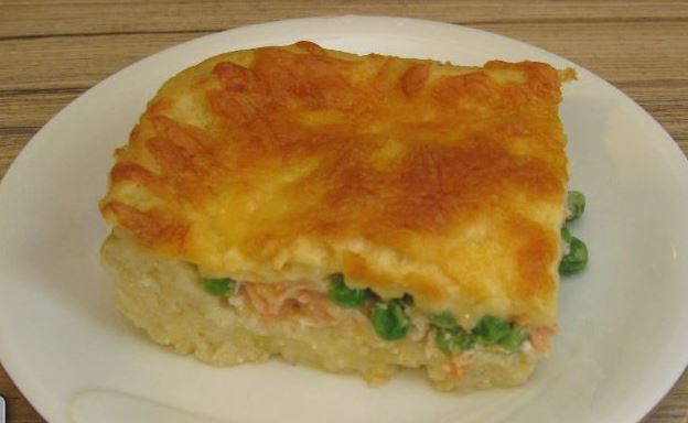 Potato Casserole with Salmon and Green Peas