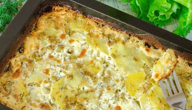 Potatoes with Olives Baked in Cream