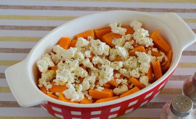 Pumpkin Baked with Tomato and Feta step 3