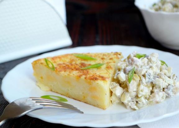 Reshti Potatoes with Herring Sauce