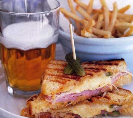 Sandwich “Ruben” With Ham