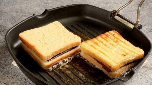 Hot Sandwiches With Chocolate step 5