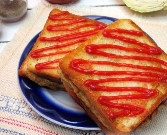 Sandwich With Cabbage and Eggs