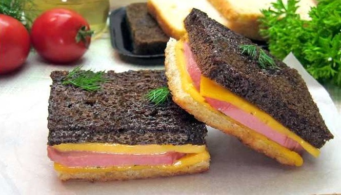 Sandwiches with Cheese and Sausage
