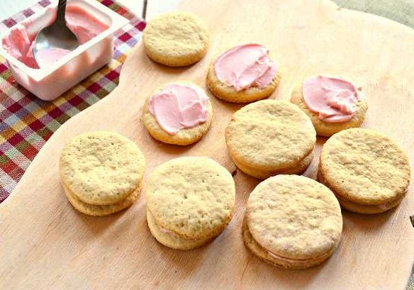 Sandwich Cookies with Curd Filling step 9