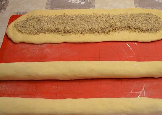 Easter Ring with Three Fillings step 5