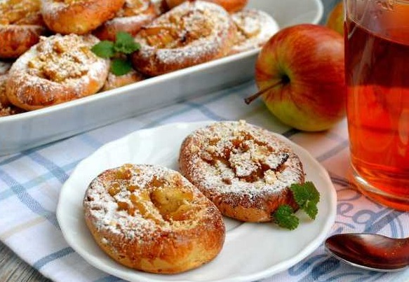 Shortbread Cookies with Apple Filling