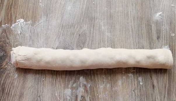 Puff Pastry Rolls with Cranberries step 5