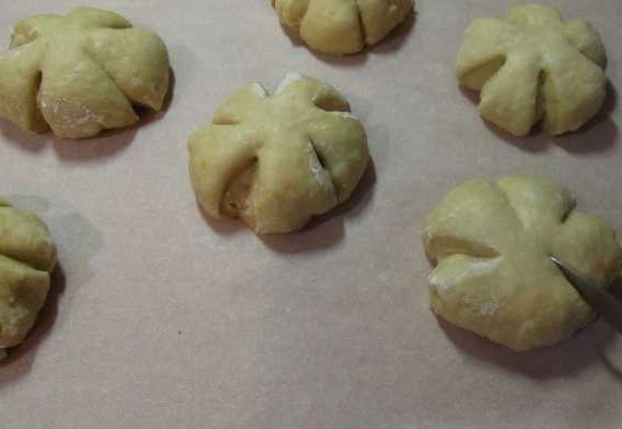Pumpkin Buns with Sesame Seeds “Pumpkin” step 6