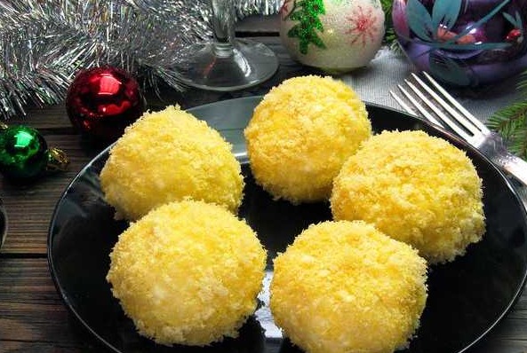 Lazy Dumplings with Canned Peaches, Covered with Corn