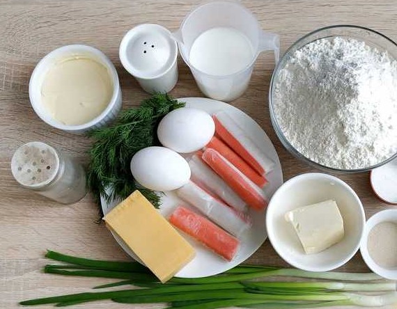 Curl Buns with Crab Sticks step 1