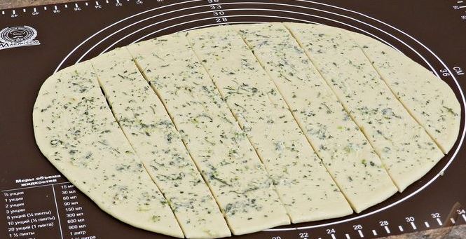 Spiral Bread with Garlic and Herbs step 5