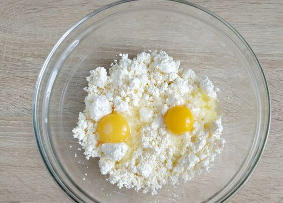 Unsweetened Cottage Cheese Casserole with Cheese (no Flour) step 1