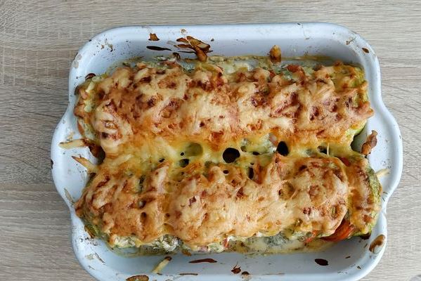 Zucchini Baked with Tomatoes, Sour Cream Sauce and Cheese step 8