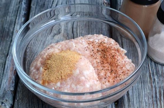 Zucchini Casserole with Minced Chicken and Bell Pepper step 2