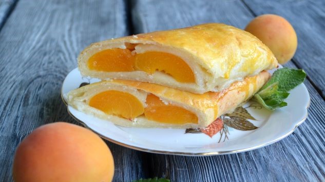 Apricot Curd Dough Strudel