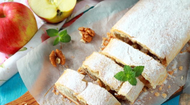 Apple Curd Dough Strudel