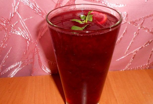 Blackcurrant and Mint Lemonade