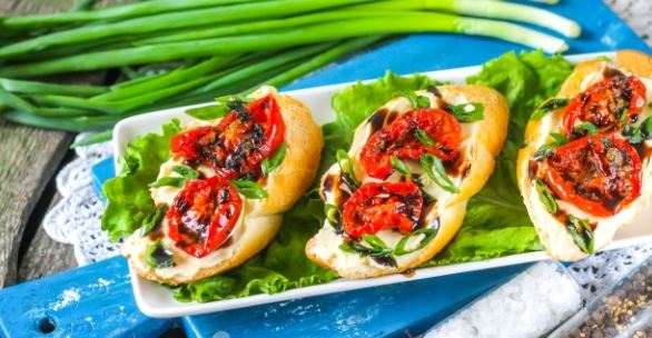 Bruschetta with Sun-Dried Tomatoes