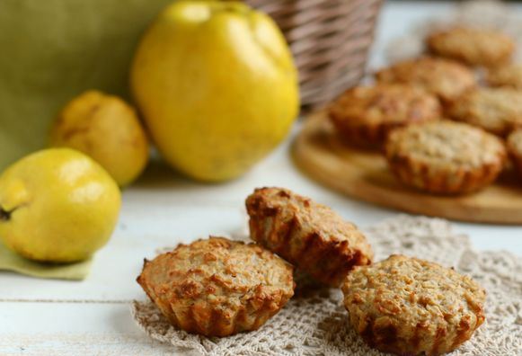 Oatmeal Muffins with Quince and Cottage Cheese
