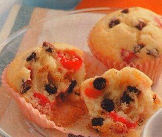 Muffins with Chocolate and Cocktail Cherry