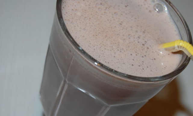 Chocolate Cocktail with Milk and Oatmeal