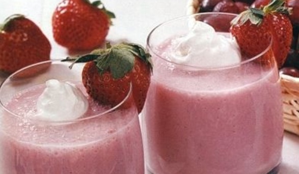 Delicate Strawberry-Banana Cocktail