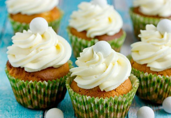 Condensed Milk Cupcakes with Cream
