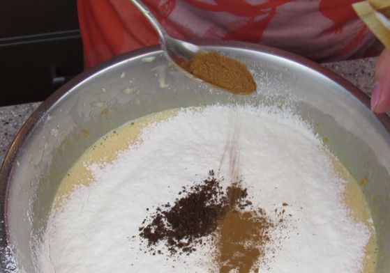 Pumpkin Muffin with Dried Fruits and Candied Fruits step 10