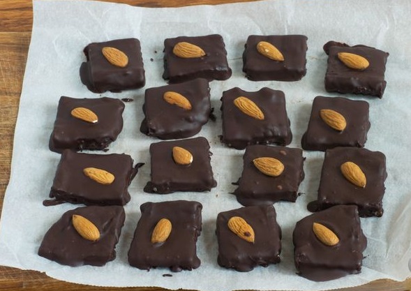 Chocolates with Sesame Seeds and Almonds step 10
