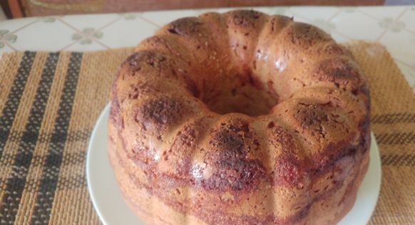 Cinnabon Cake with Cinnamon and Cream Cheese Frosting step 14