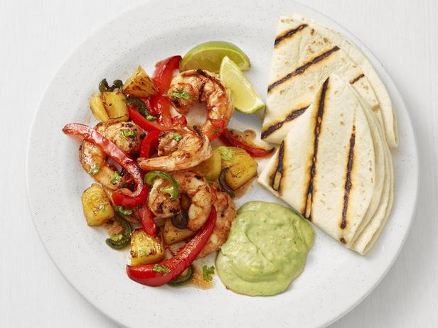 Fajita with Grilled Shrimp and Pineapple