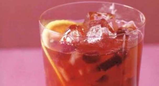 Lemonade with Strawberries and Guava Juice