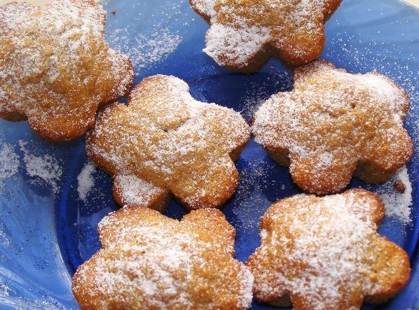 Cinnamon and Nut Apple Muffins