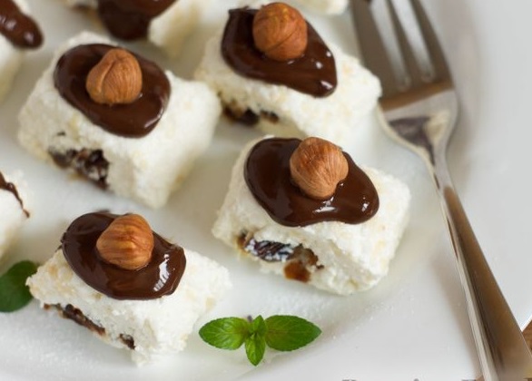 Curd Dessert with Nuts and Dates step 10