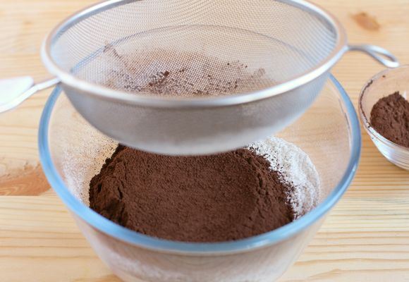 Chocolate Cupcake with Pears step 4