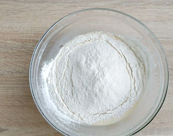 Condensed Milk Cupcakes with Cream step 4