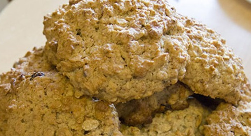 Oatmeal Cookies with Raisins and Almonds