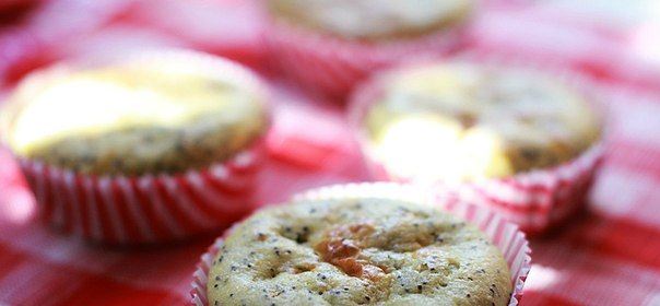 Lemon Poppyseed Cupcakes