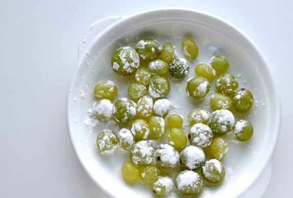 Yoghurt Cupcake with Grapes, Oatmeal and Spices step 7