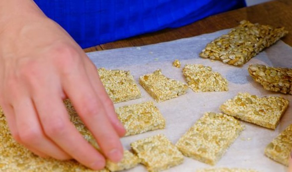 Kozinaki from Sesame and Sunflower Seeds step 7
