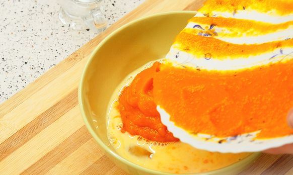 Pumpkin Muffin with Poppy Seeds and New Year Spices step 8